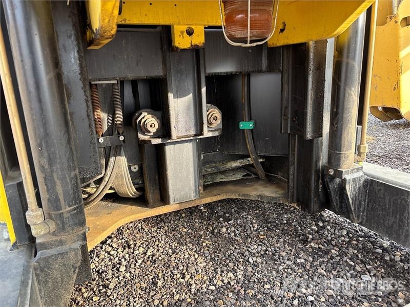 Hyster V30XMU C/w battery chargers Electric Forklift Wózki elektryczne