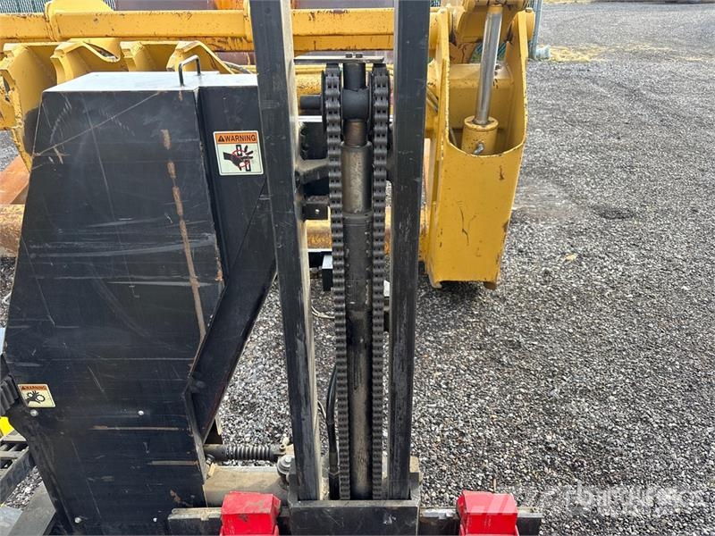 Hyster V30XMU C/w battery chargers Electric Forklift Wózki elektryczne