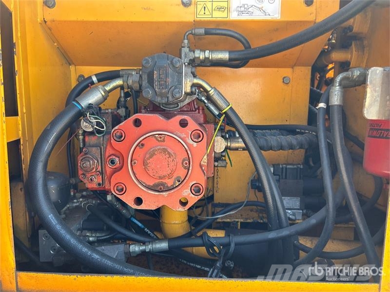 Hyundai 140W-7 Wheel Excavator Колёсные экскаваторы