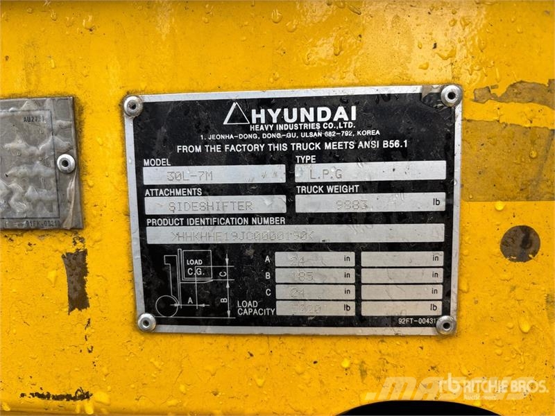 Hyundai 30L-7M 5220 lb Pneumatic Tire Forklift Other