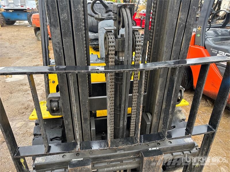 Hyundai 30L-7M 5220 lb Pneumatic Tire Forklift Other