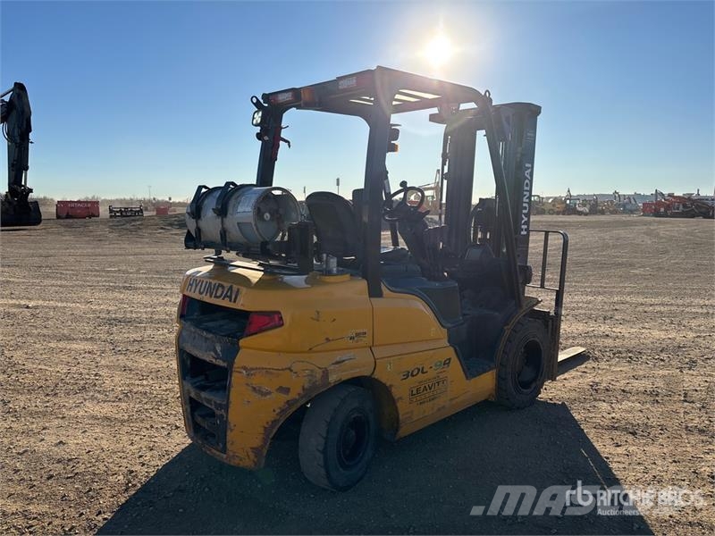 Hyundai 30L-9A 5890 lb Cushion Tire Forklift Viličarji - drugo