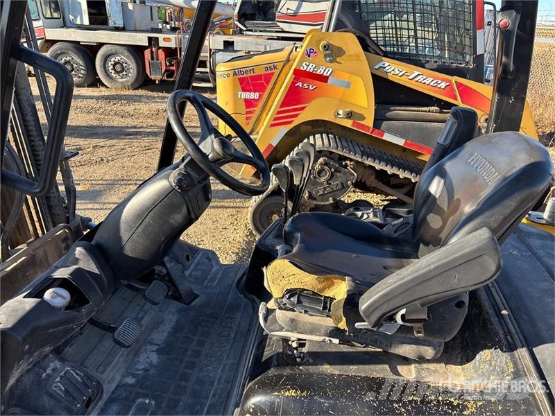 Hyundai 30L-9A 5890 lb Cushion Tire Forklift Viličarji - drugo