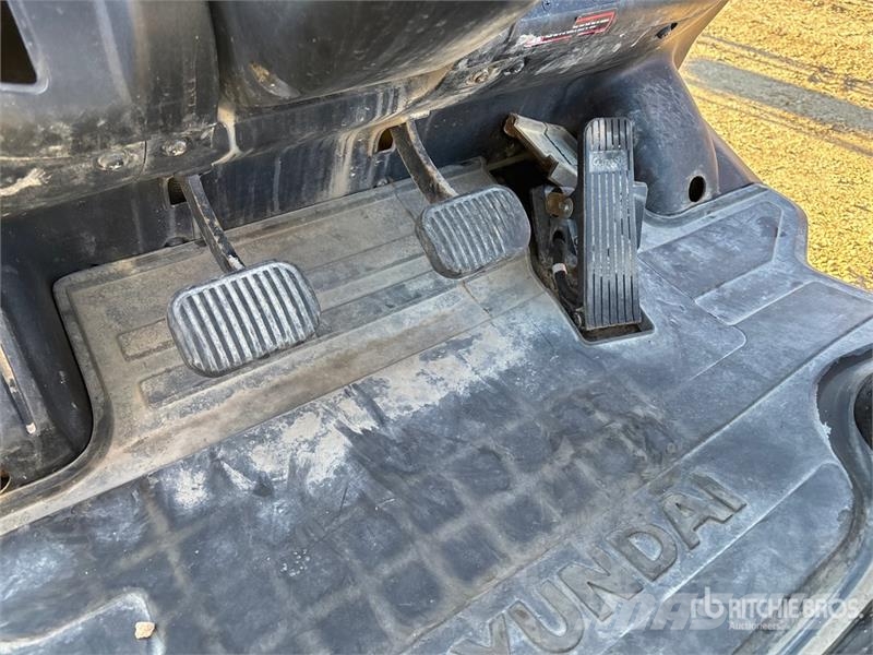Hyundai 30L-9A 5890 lb Cushion Tire Forklift Viličarji - drugo