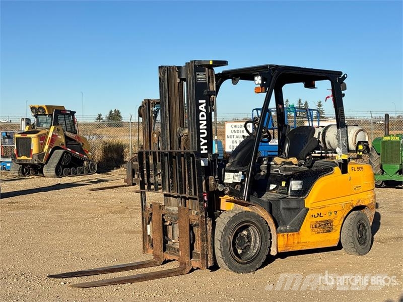 Hyundai 30L-9A 5890 lb Cushion Tire Forklift Viličarji - drugo