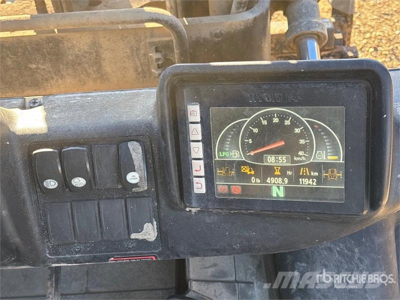Hyundai 30L-9A 5890 lb Cushion Tire Forklift Viličarji - drugo