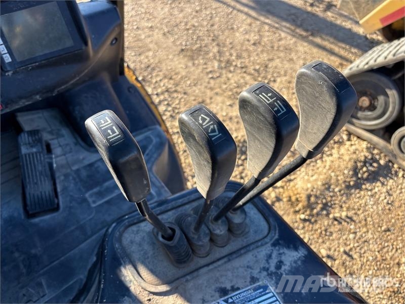 Hyundai 30L-9A 5890 lb Cushion Tire Forklift Viličarji - drugo
