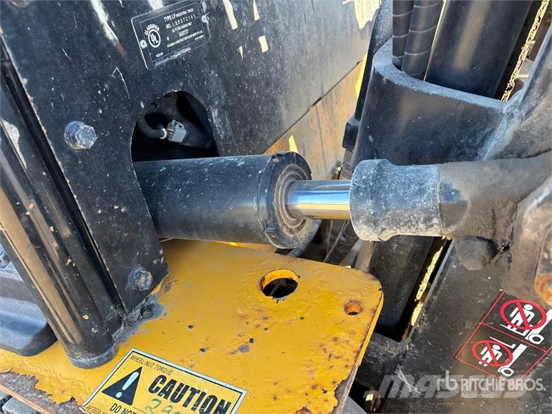 Hyundai 30L-9A 5890 lb Cushion Tire Forklift Viličarji - drugo