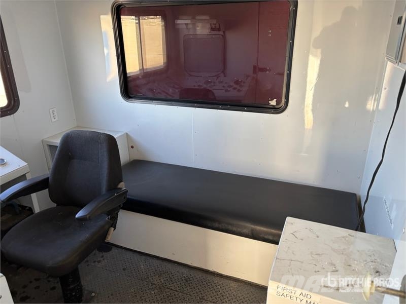 Hyundai 41 ft T/A Mobile Heat Control Centre Equipamiento para el procesado