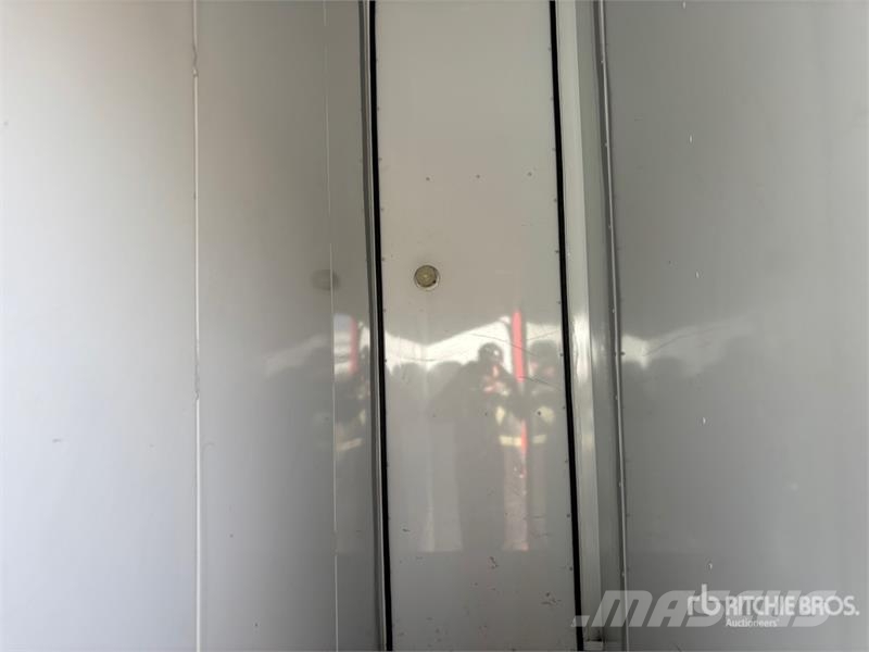 Hyundai 41 ft T/A Mobile Heat Control Centre Equipamiento para el procesado