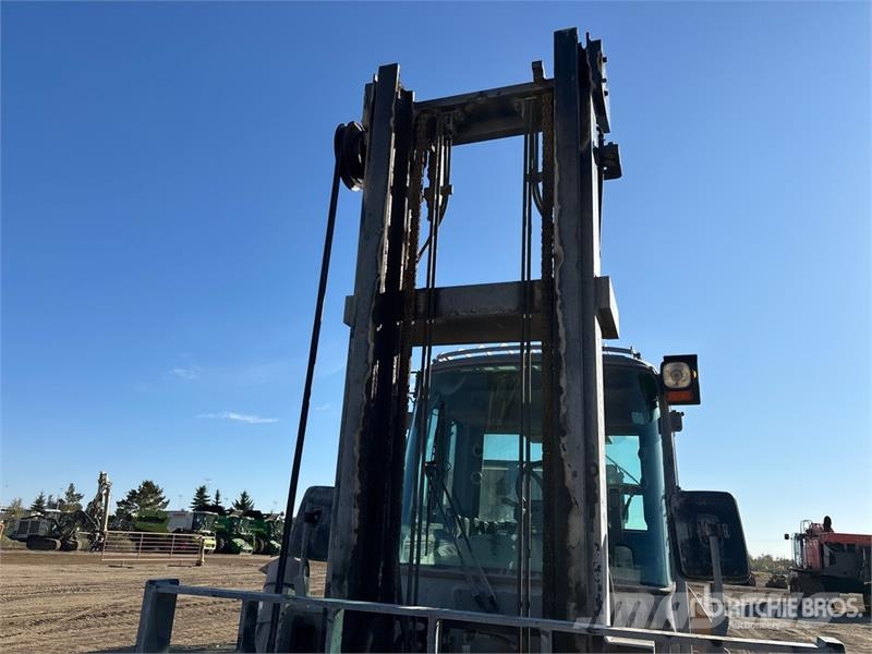Hyundai 70D-9 15500 lb 4x2 Rough Terrain Forklift Vanterenski viljuškar