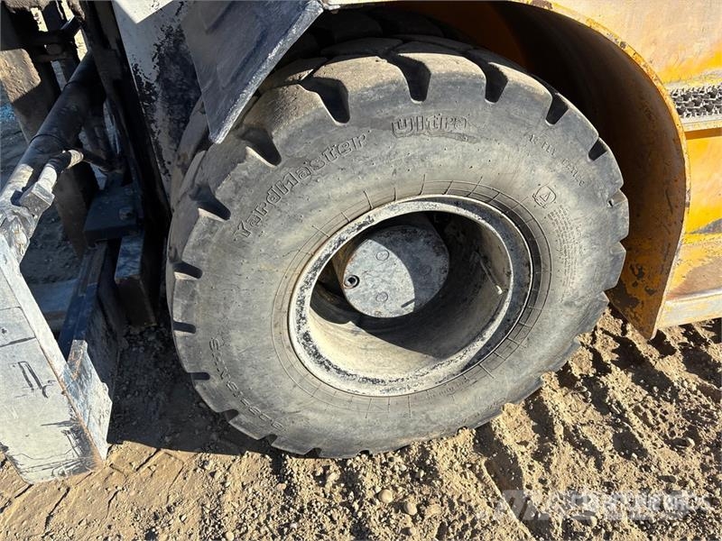 Hyundai 70D-9 15500 lb 4x2 Rough Terrain Forklift Vanterenski viljuškar