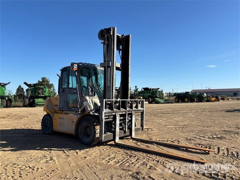 Hyundai 70D-9 15500 lb 4x2 Rough Terrain Forklift Vanterenski viljuškar