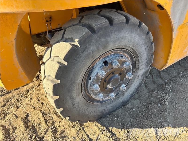 Hyundai 70D-9 15500 lb 4x2 Rough Terrain Forklift Vanterenski viljuškar
