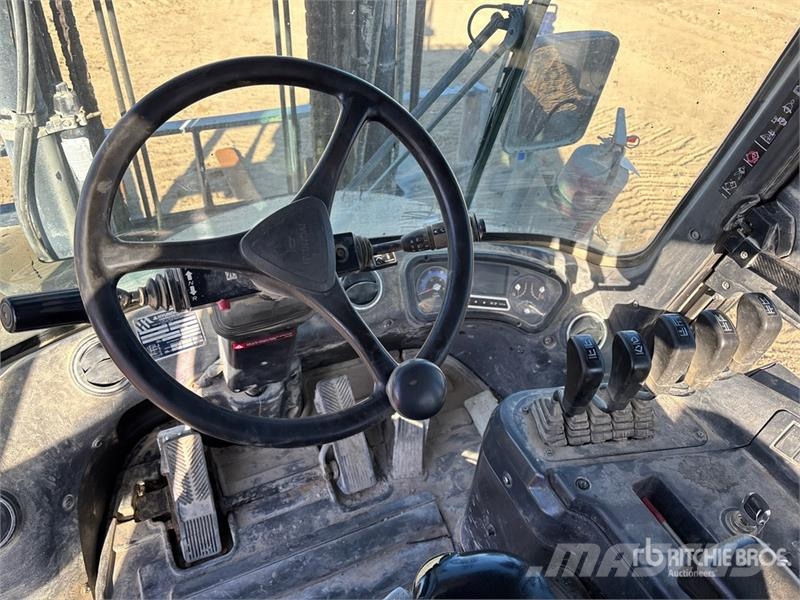 Hyundai 70D-9 15500 lb 4x2 Rough Terrain Forklift Vanterenski viljuškar