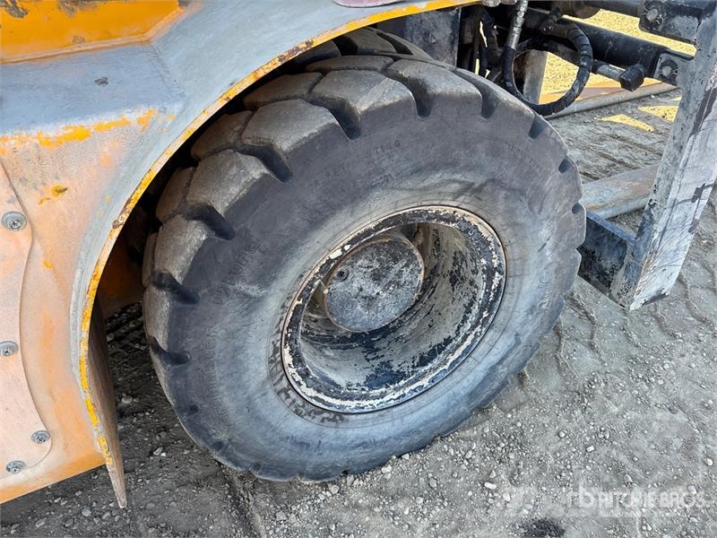 Hyundai 70D-9 15500 lb 4x2 Rough Terrain Forklift Vanterenski viljuškar