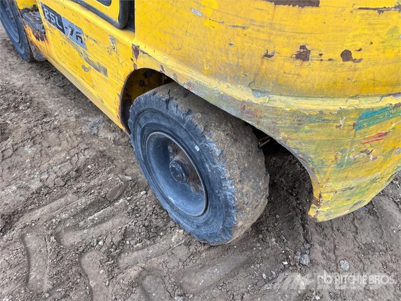 Hyundai H25L-7A 4220 lb Pneumatic Tire Forklift Forklift trucks - others