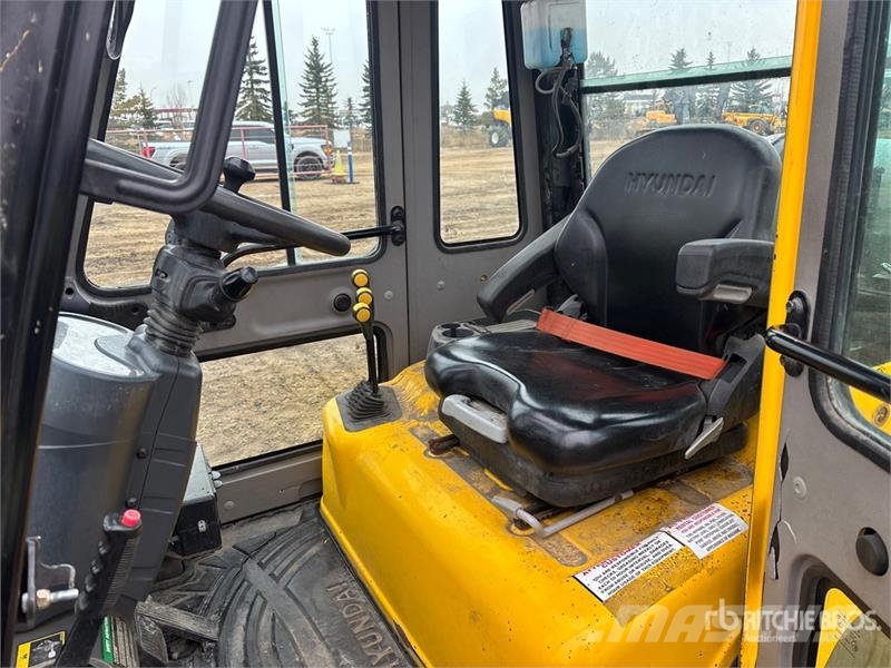 Hyundai H25L-7A 5000 lb Pneumatic Tire Forklift شاحنات ذات رافعات شوكية - أخرى