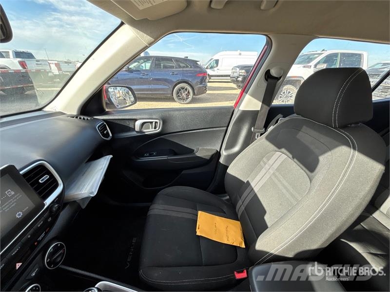 Hyundai Venue 2WD SUV سيارات