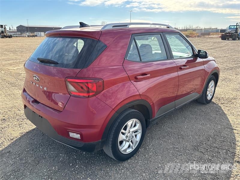 Hyundai Venue 2WD SUV سيارات