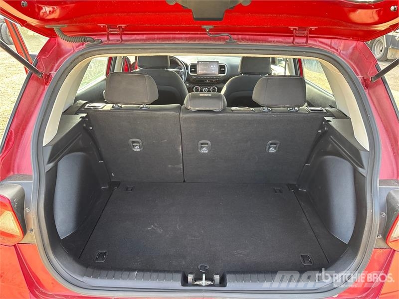 Hyundai Venue 2WD SUV سيارات