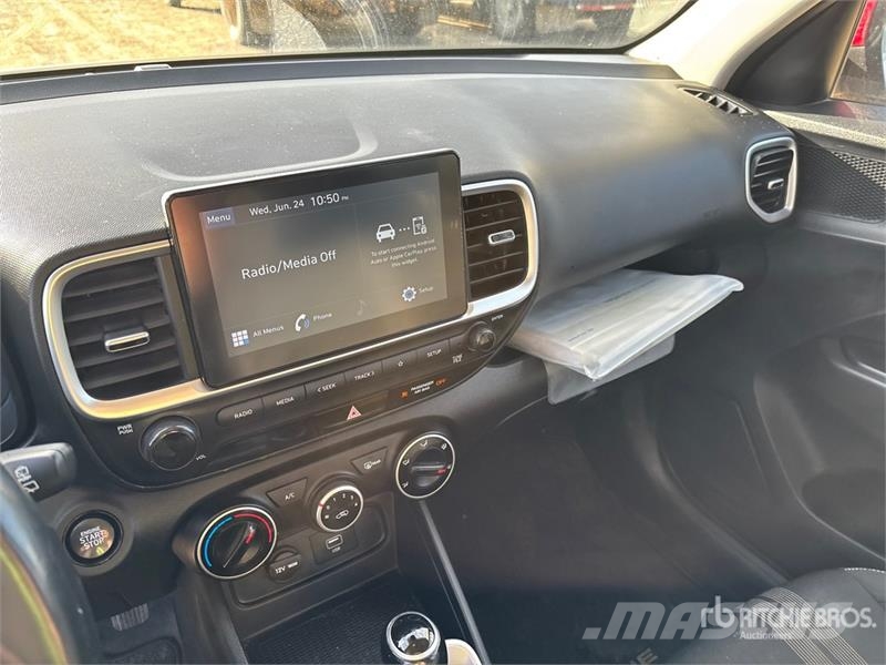 Hyundai Venue 2WD SUV سيارات