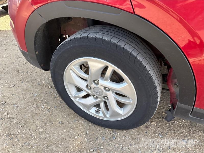 Hyundai Venue 2WD SUV سيارات