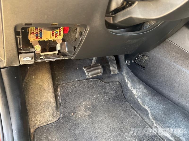 Hyundai Venue 2WD SUV سيارات