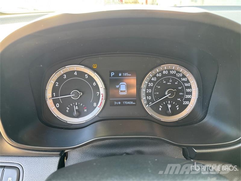 Hyundai Venue 2WD SUV سيارات