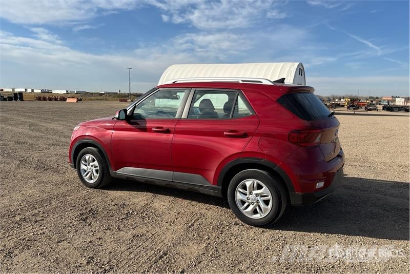 Hyundai Venue 2WD SUV سيارات