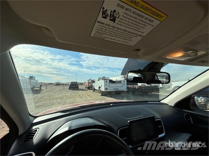 Hyundai Venue 2WD SUV سيارات