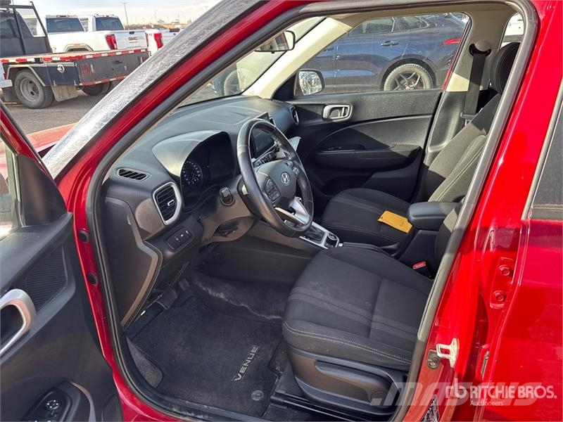 Hyundai Venue 2WD SUV سيارات