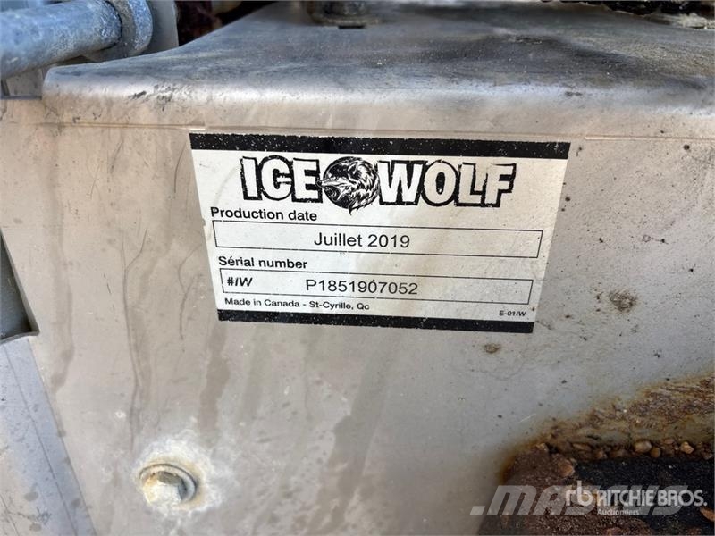 ice wolf 4 ft x 6 ft Slip In Salt Spreader Liivapuisturid ja soolapuisturid