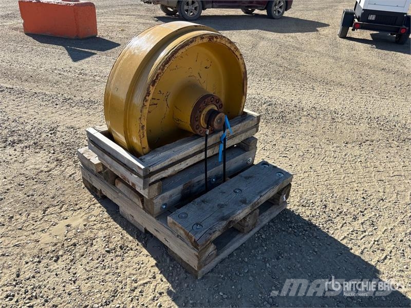  Idler - Fits Cat D11R/T Ďalšie komponenty