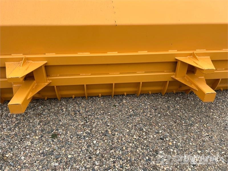 Industrias America 10 ft Snow Pusher (Unused) Снігоочищувальні ножі та плуги