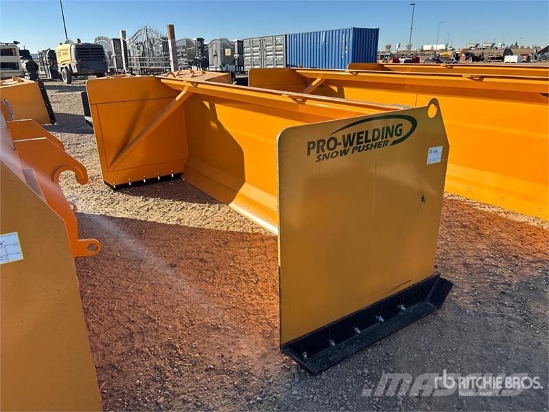 Industrias America 10FT 10 ft Snow Pusher Sniego peiliai ir valytuvai