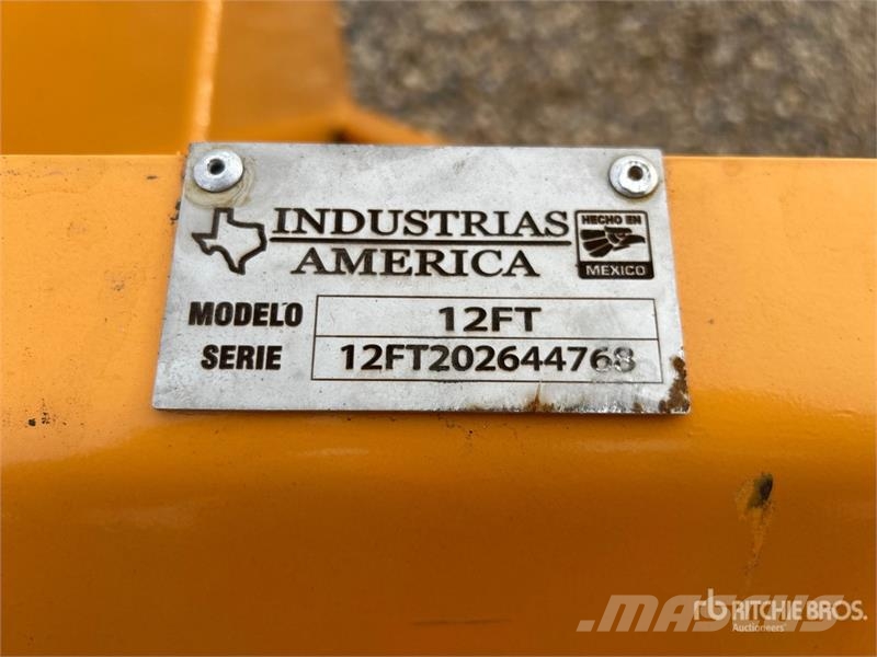 Industrias America 12 ft Snow Pusher (Unused) Снігоочищувальні ножі та плуги