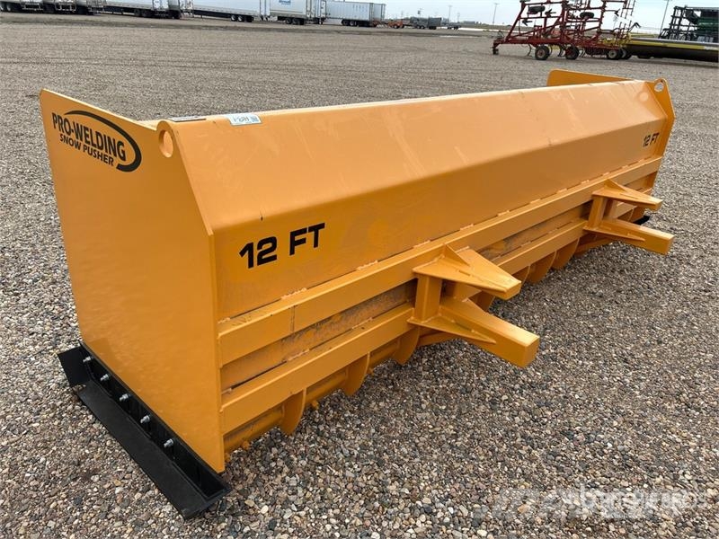Industrias America 12 ft Snow Pusher (Unused) Снігоочищувальні ножі та плуги