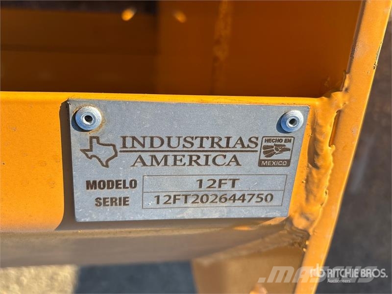 Industrias America 12FT 12 ft Snow Pusher Sniego peiliai ir valytuvai