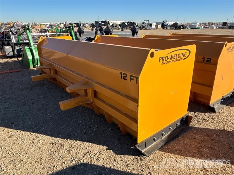 Industrias America 12FT 12 ft Snow Pusher Sniego peiliai ir valytuvai