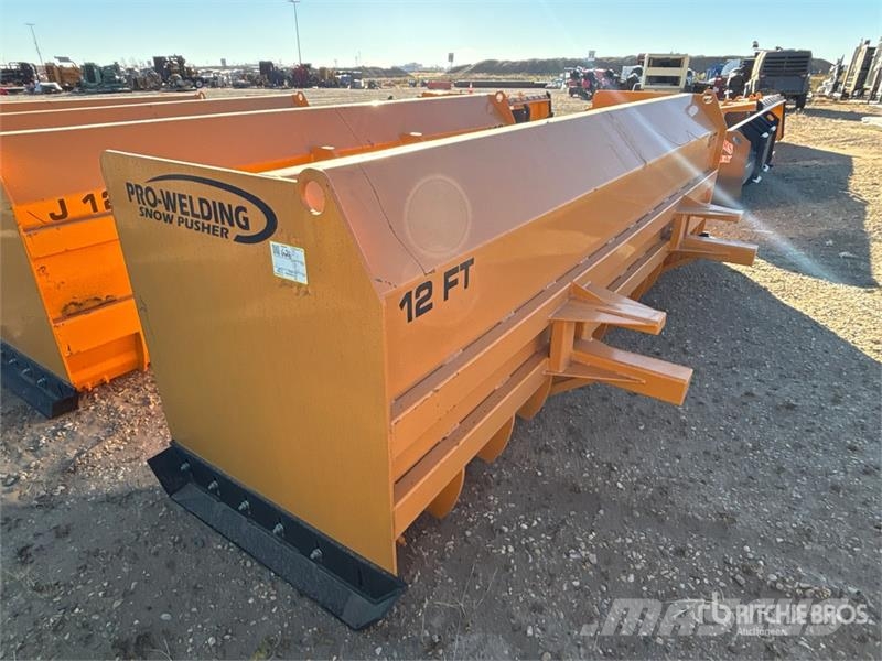 Industrias America 12FT 12 ft Snow Pusher Sniego peiliai ir valytuvai