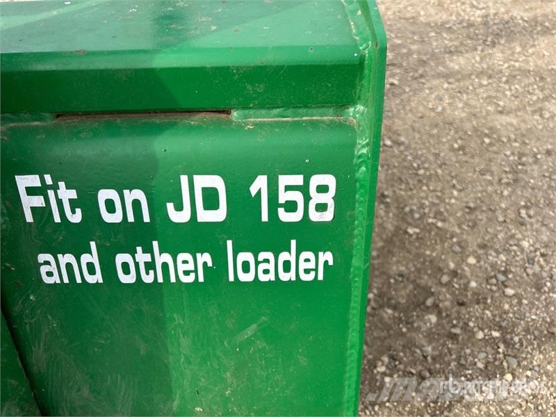 Industrias America 158BG8 96 in Grapple Ag Tractor Bucket - Fits John Інше додаткове обладнання для тракторів