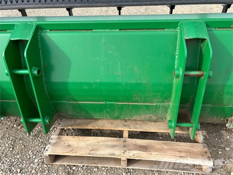 Industrias America 158BG8 96 in Grapple Ag Tractor Bucket - Fits John Інше додаткове обладнання для тракторів