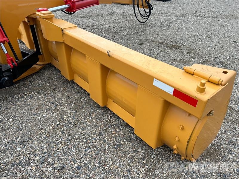 Industrias America 160R 2 Tire Hydraulic 16 ft Pull Scraper (Unused) كاشطات