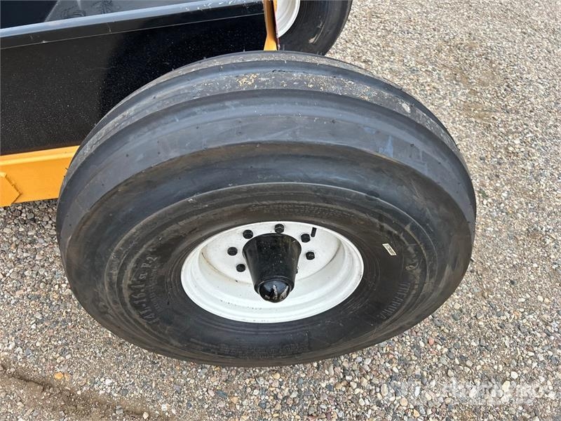 Industrias America 160R 2 Tire Hydraulic 16 ft Pull Scraper (Unused) كاشطات