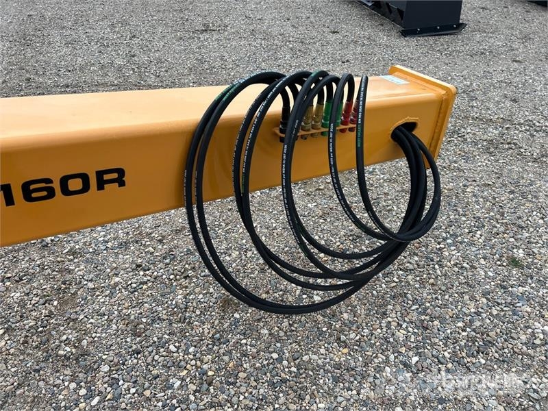 Industrias America 160R 2 Tire Hydraulic 16 ft Pull Scraper (Unused) كاشطات