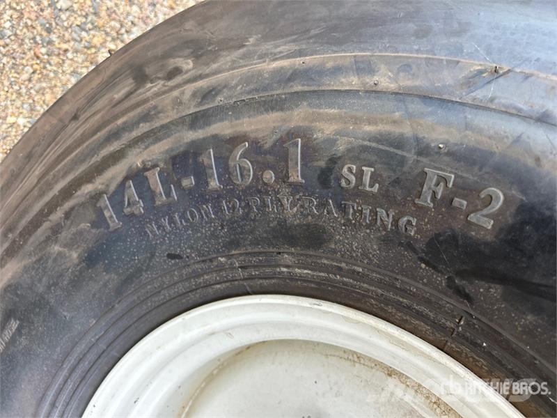 Industrias America 160R 2 Tire Hydraulic 16 ft Pull Scraper (Unused) كاشطات