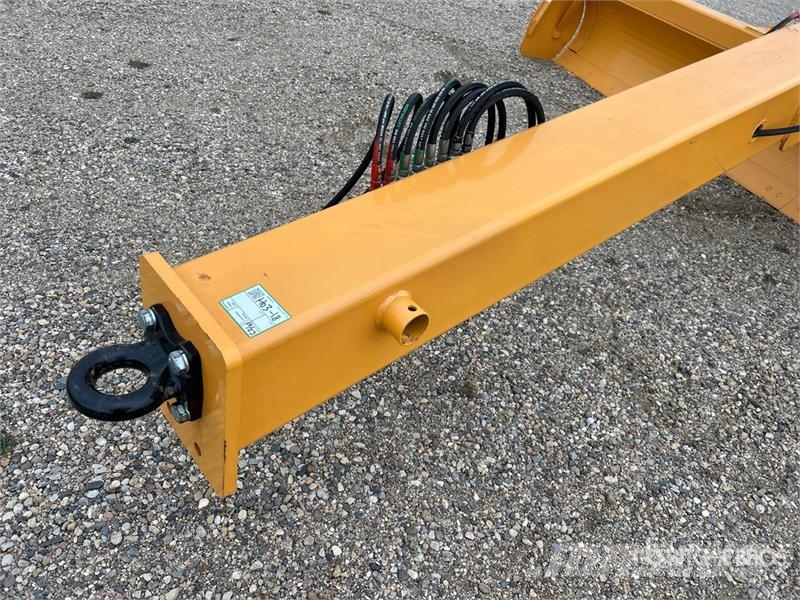 Industrias America 160R 2 Tire Hydraulic 16 ft Pull Scraper (Unused) كاشطات