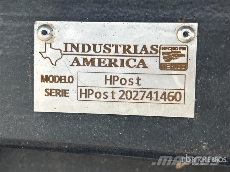 Industrias America 22 in Skid Steer Post Puller (Unused) مكونات أخرى