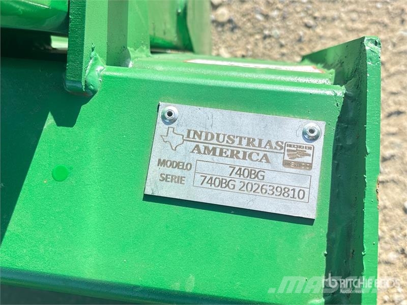 Industrias America 740BG 83 in Ag Tractor Bucket - Fits John Deere 74 Další příslušenství k traktorům